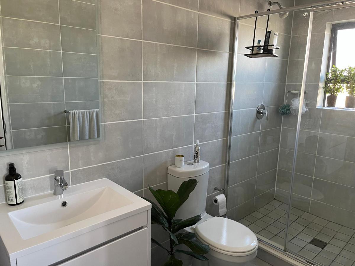 Luxury One Bedroom Apartment Somerset West Luaran gambar
